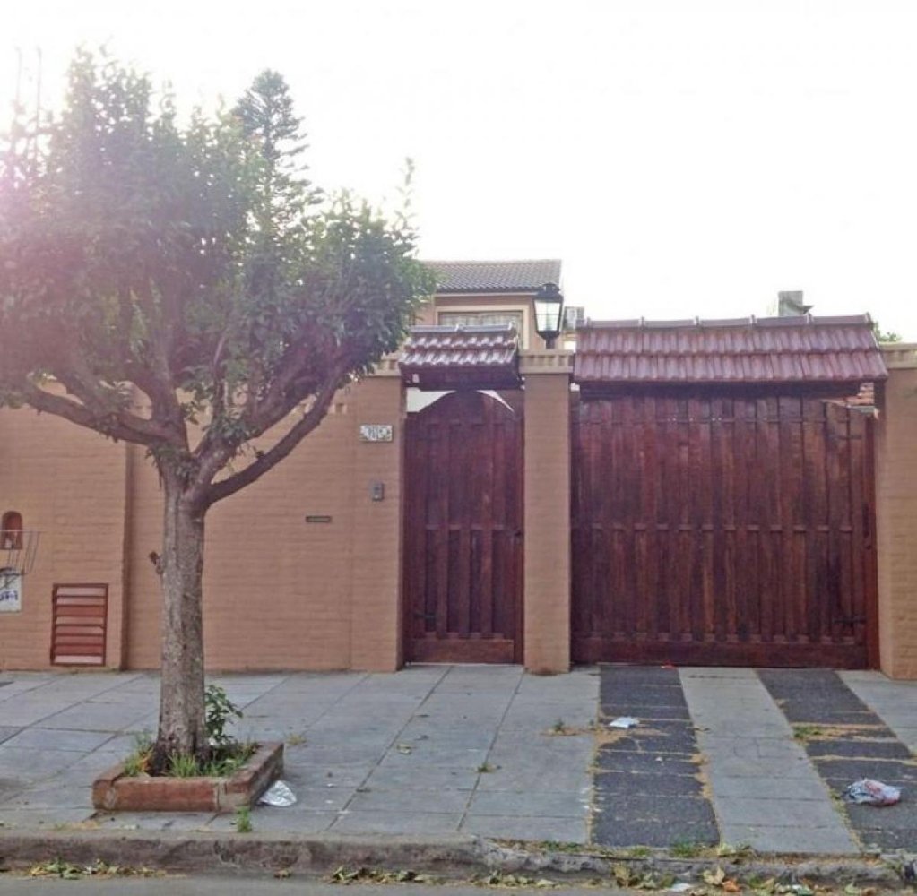 4 bedrooms House in General San Martin, Argentina No. 60265