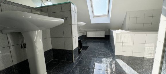 5 bedrooms House in Taissy, France No. 271403 15