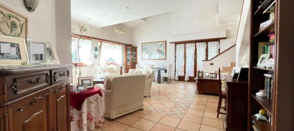 Villa de 5 divisões em Guidonia Montecelio, Italy N.º 33032 9