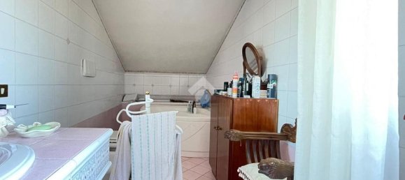 Villa de 5 divisões em Guidonia Montecelio, Italy N.º 33032 23