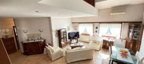 Villa de 5 divisões em Guidonia Montecelio, Italy N.º 33032 8