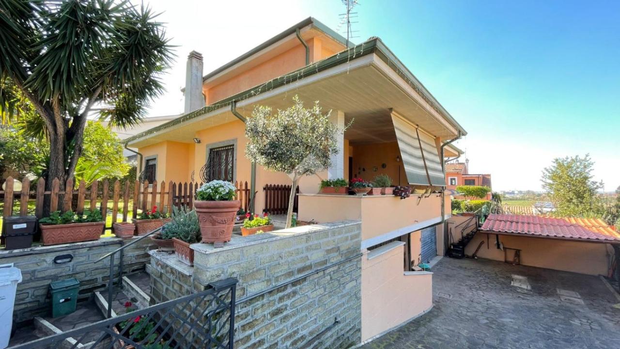 Villa de 5 divisões em Guidonia Montecelio, Italy N.º 33032