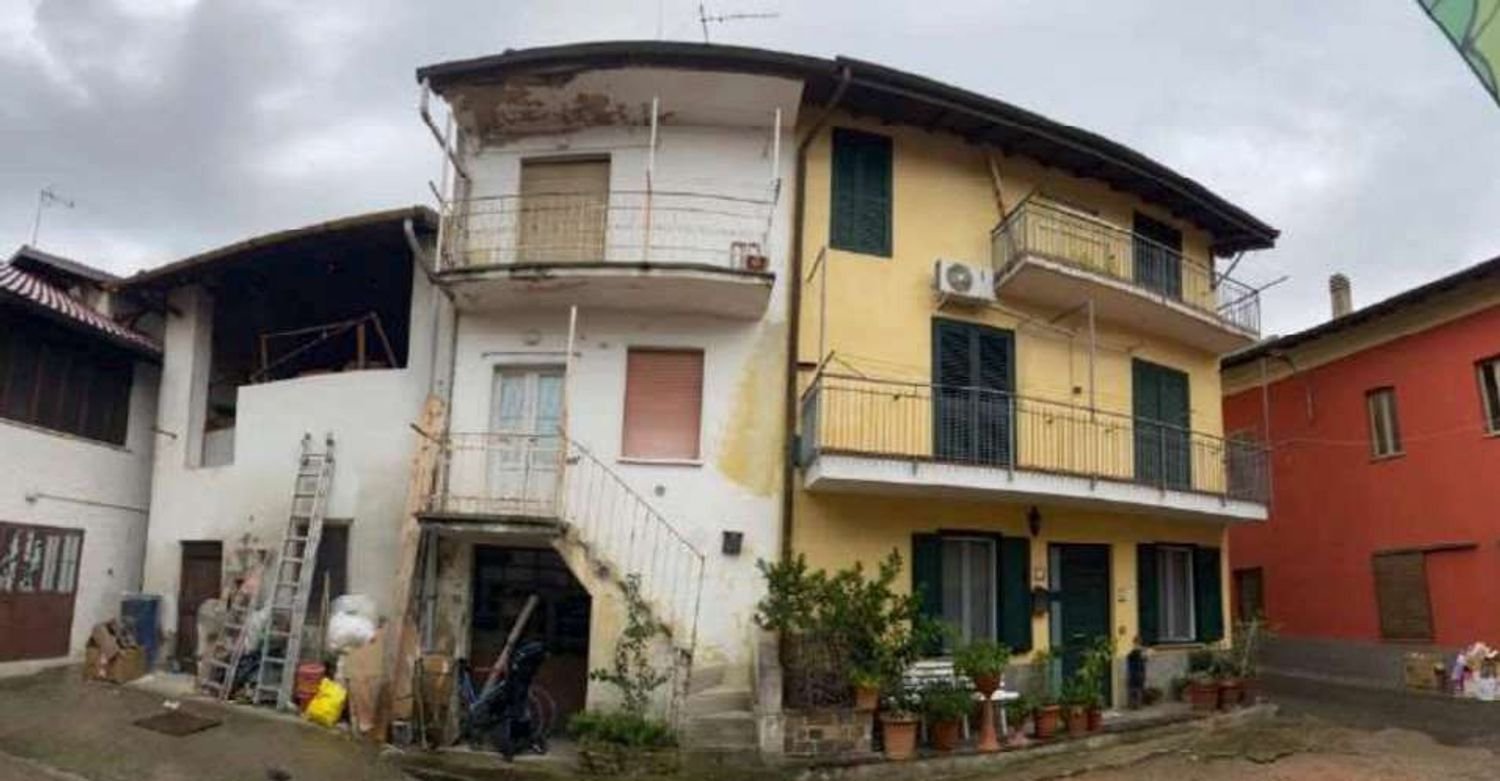 2-Zimmer Wohnung in Lonate Ceppino, Italy, Nr. 181429