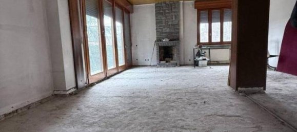 6 rooms Apartment in Traversetolo, Italy No. 41974 21