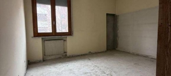 6 rooms Apartment in Traversetolo, Italy No. 41974 10