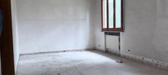 6 rooms Apartment in Traversetolo, Italy No. 41974 19