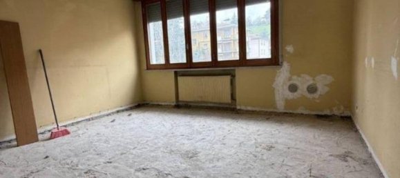 6 rooms Apartment in Traversetolo, Italy No. 41974 4