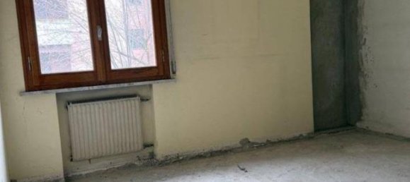 6 rooms Apartment in Traversetolo, Italy No. 41974 12