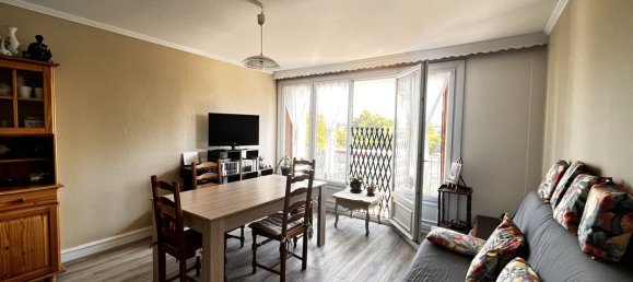 2 bedrooms Apartment in Aubergenville, France No. 182974 3