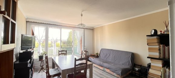 2 bedrooms Apartment in Aubergenville, France No. 182974 2