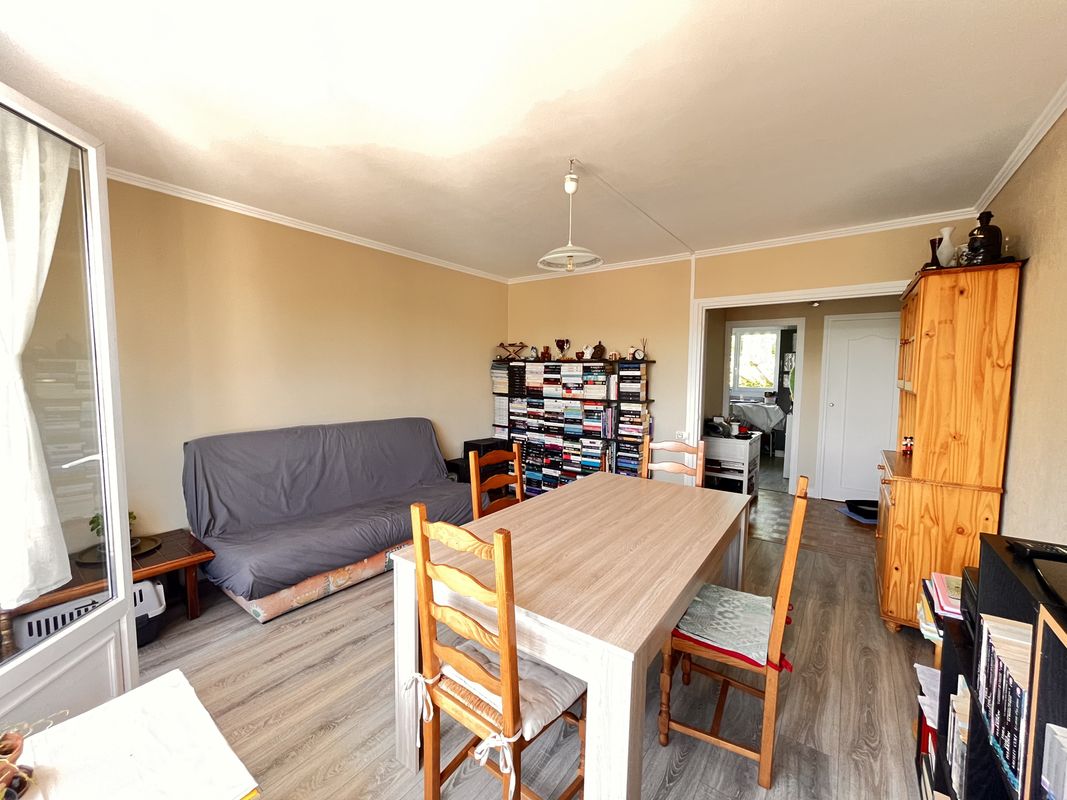 2 bedrooms Apartment in Aubergenville, France No. 182974