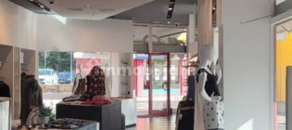 Propriété commerciale à Gallarate, Italy 110m² No. 279105 2