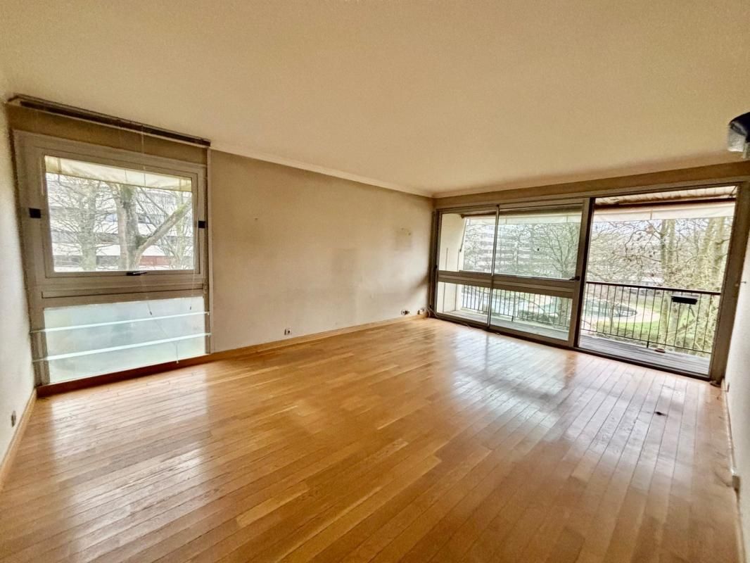 3 bedrooms Apartment in La Celle-Saint-Cloud, France No. 151399