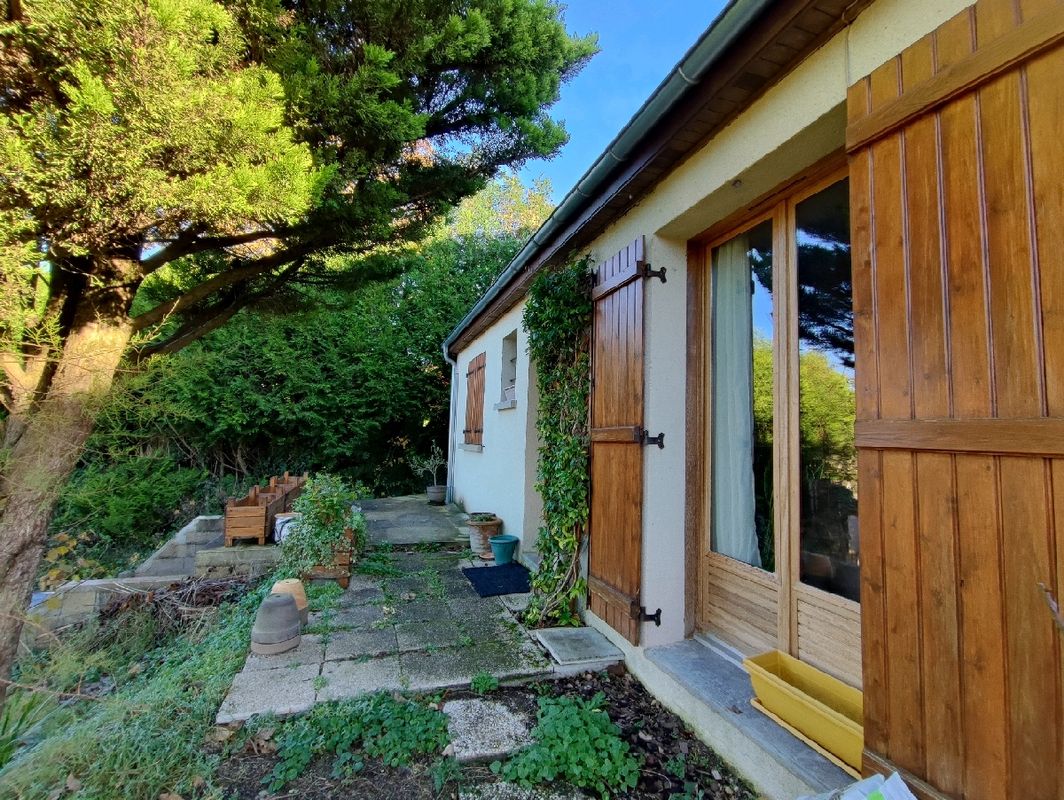 3 bedrooms House in Nesles-la-Vallee, France No. 163025