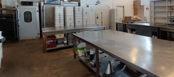 578m² Warehouse in Corciano, Italy No. 371872 17