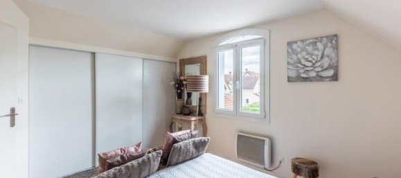 3 Schlafzimmer Haus in Lesigny, France, Nr. 282134 11