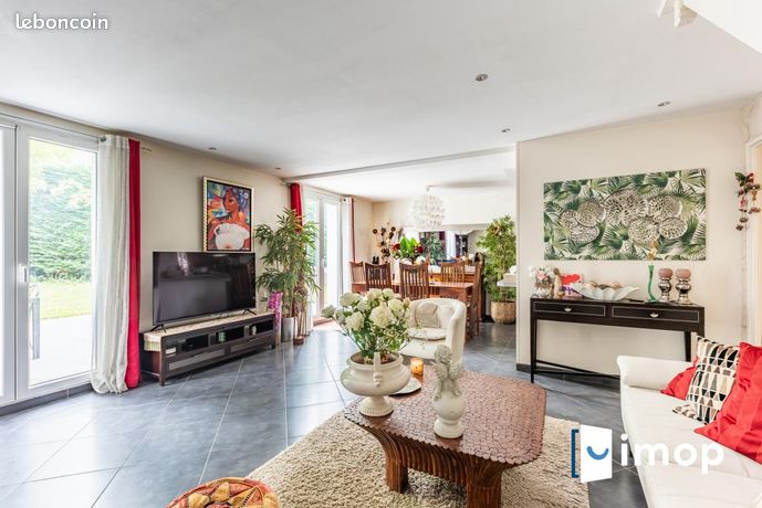 3 Schlafzimmer Haus in Lesigny, France, Nr. 282134