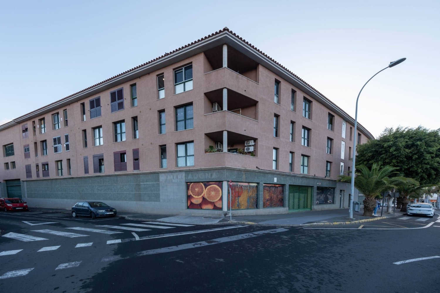  عقار تجاري في Santa Lucia De Tirajana, Spain 2410متر مربع رقم 34507