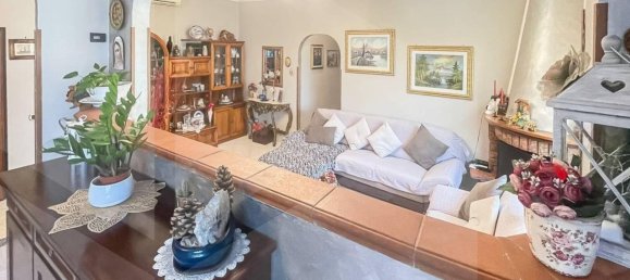 4 rooms Apartment in Cabiate, Italy No. 32121 6