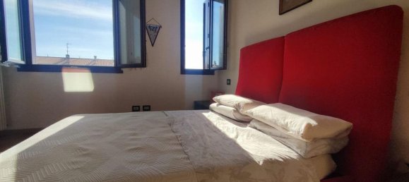 2 rooms Apartment in Parma, Italy No. 228893 5