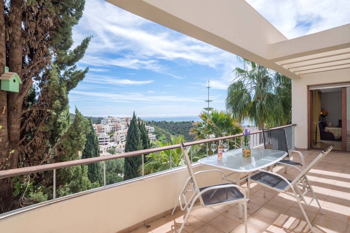 3 bedrooms Apartment in Marbella, Spain No. 39130