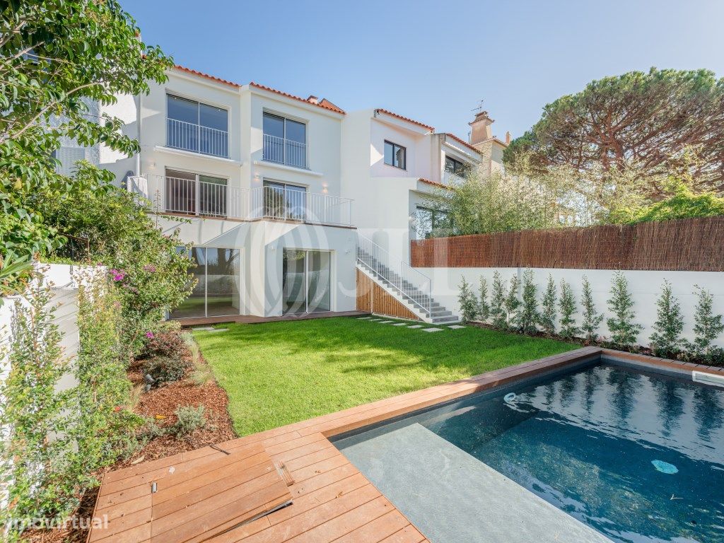 4 bedrooms House in Cascais, Portugal No. 104737