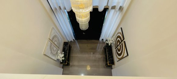 6 bedrooms Villa in Dubai, UAE No. 24386 9