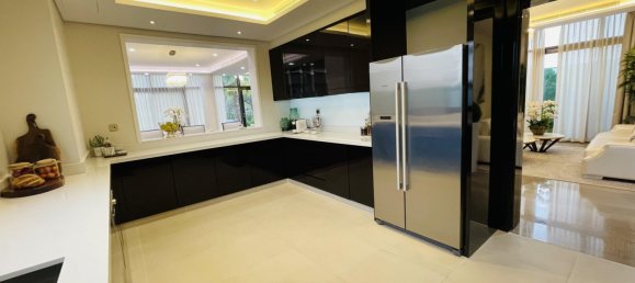 6 bedrooms Villa in Dubai, UAE No. 24386 4