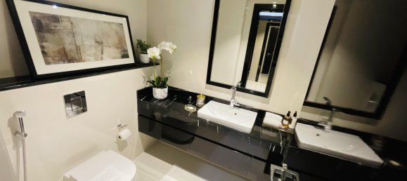 6 bedrooms Villa in Dubai, UAE No. 24386 3