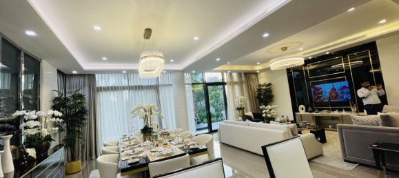 6 bedrooms Villa in Dubai, UAE No. 24386 13