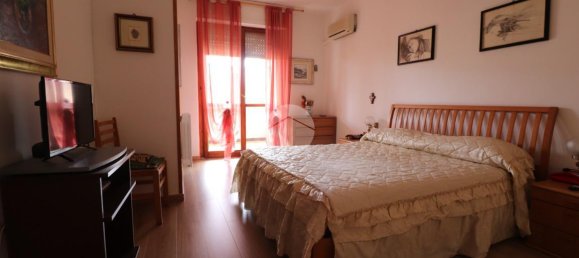 4 rooms House in Cagliari, Italy No. 8620 18