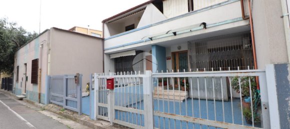 4 rooms House in Cagliari, Italy No. 8620 43