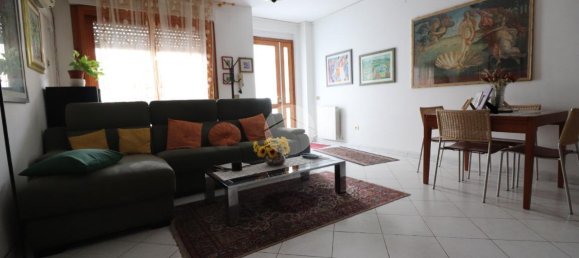 4 rooms House in Cagliari, Italy No. 8620 2