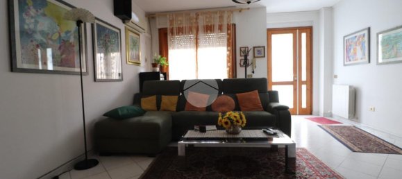 4 rooms House in Cagliari, Italy No. 8620 12