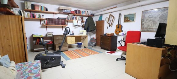 4 rooms House in Cagliari, Italy No. 8620 20