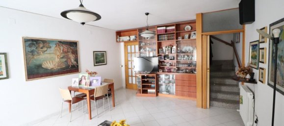 4 rooms House in Cagliari, Italy No. 8620 11