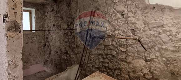 Casa de 5 divisões em Santi Cosma e Damiano, Italy N.º 70491 8