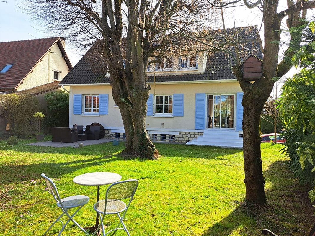 7 Schlafzimmer Haus in Sainte-Genevieve-des-Bois, France, Nr. 107786