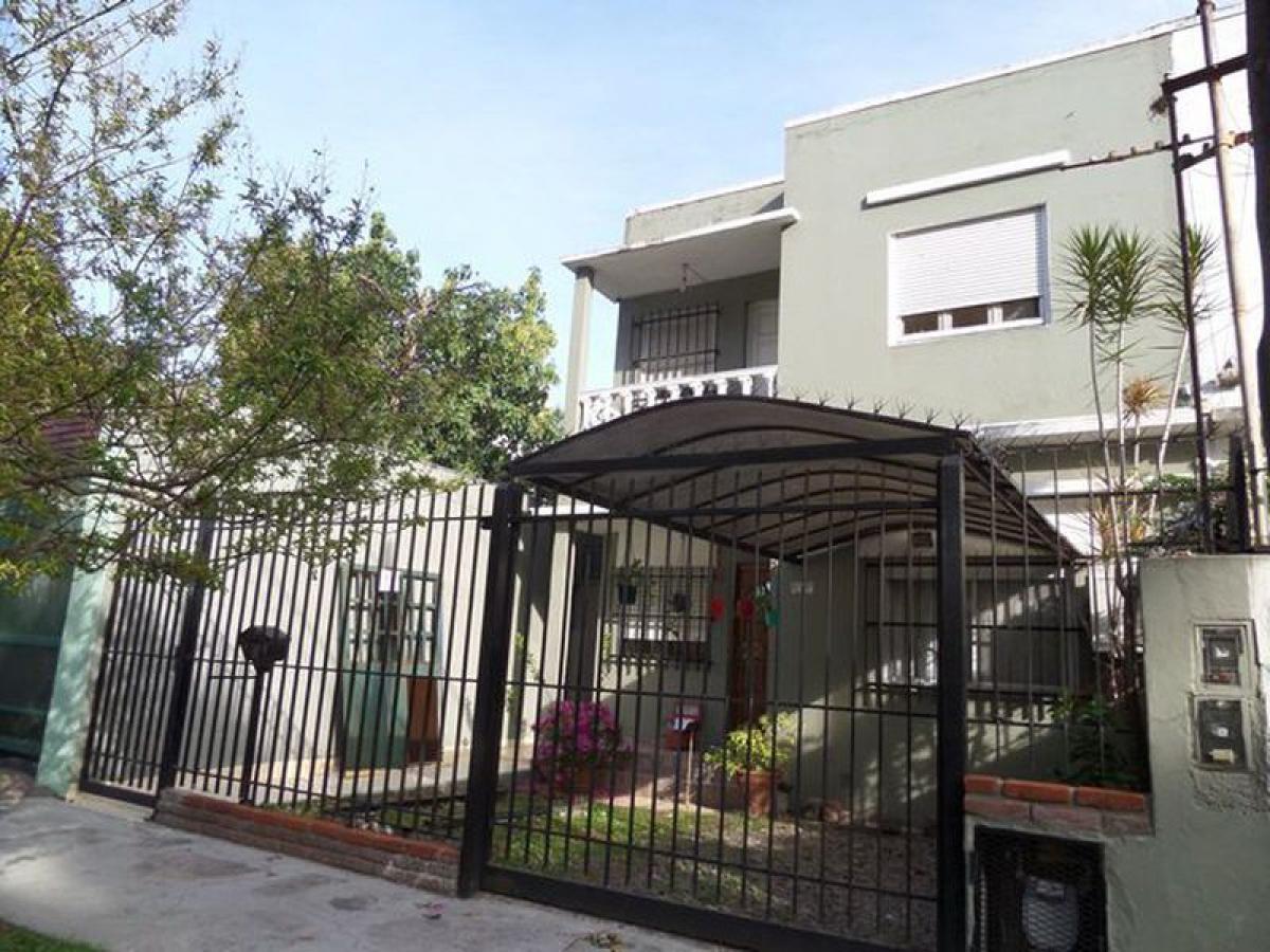 4 bedrooms House in General San Martin, Argentina No. 11367