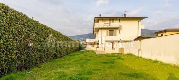 3 bedrooms House in Montignoso, Italy No. 216534 2