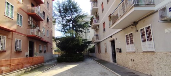 2 bedrooms Apartment in Rome, Italy No. 359815 3