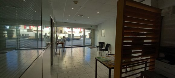 Коммерческая недвижимость в Люзи, Франция № 283541 5