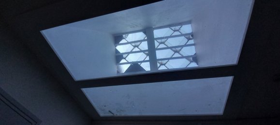 Коммерческая недвижимость в Люзи, Франция № 283541 8