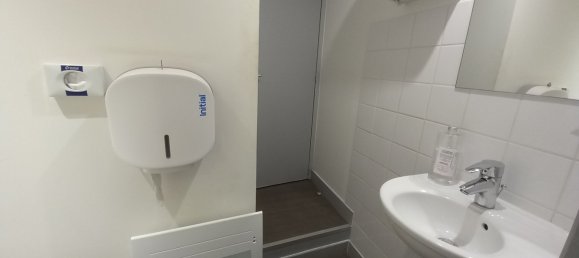 Коммерческая недвижимость в Люзи, Франция № 283541 9