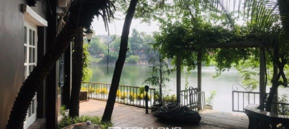 Villa de 2 dormitorios en Tay Ho, Vietnam No. 1018 2