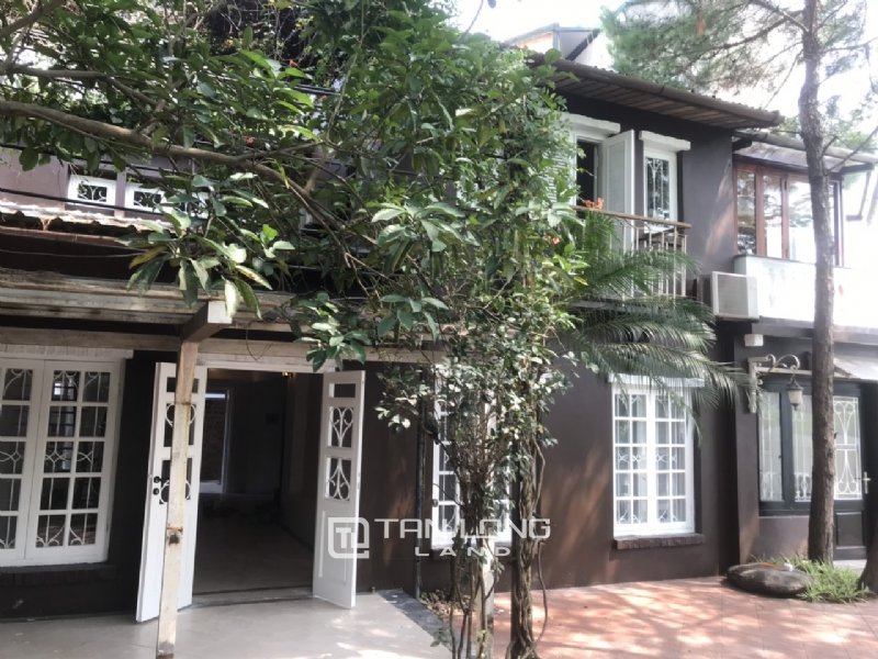 Villa de 2 dormitorios en Tay Ho, Vietnam No. 1018