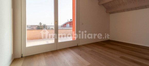 2 bedrooms Penthouse in Parma, Italy No. 228849 4