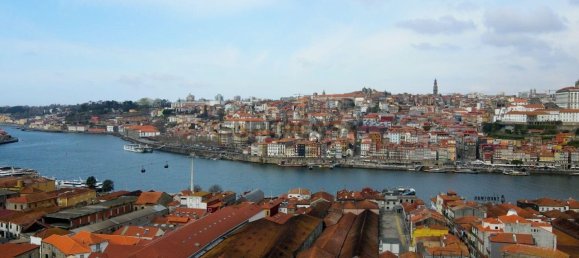 4 bedrooms House in Vila Nova de Gaia, Portugal No. 209418 3