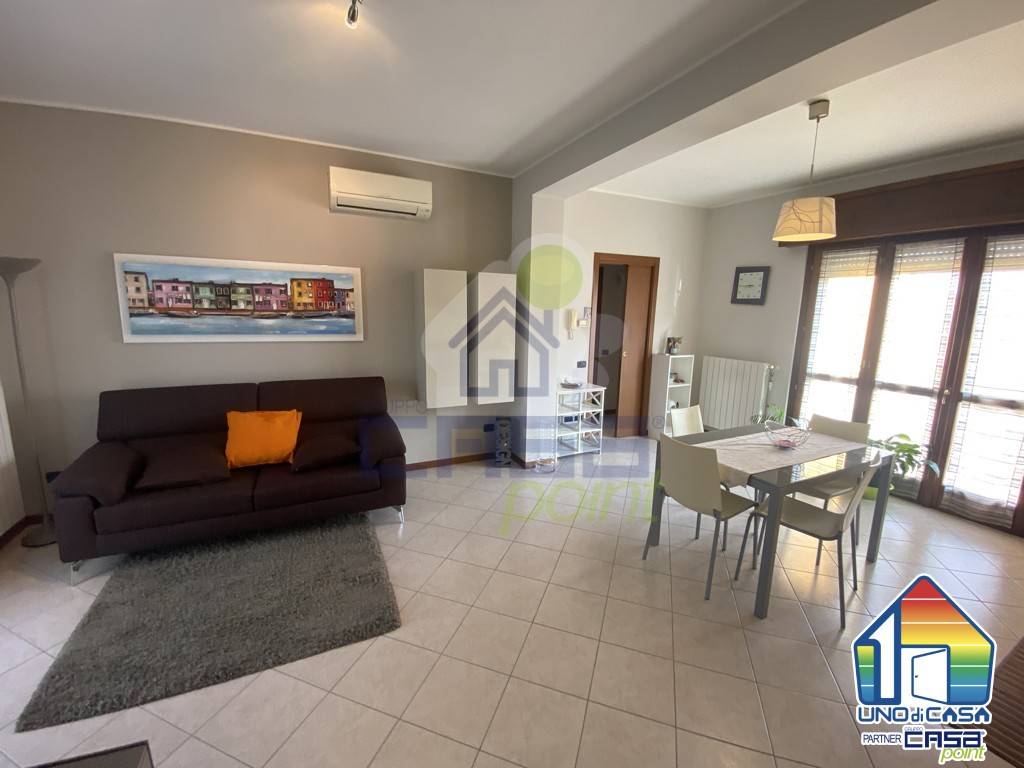 2 غرف نوم شقة في Crema, Italy رقم 381531