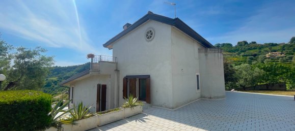 Вилла с 4 спальнями в Аквавива Пичена, Италия № 356532 37